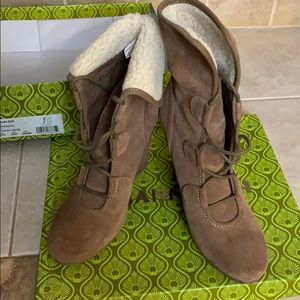 Gianni Bini “Sahara” Wedge Boots